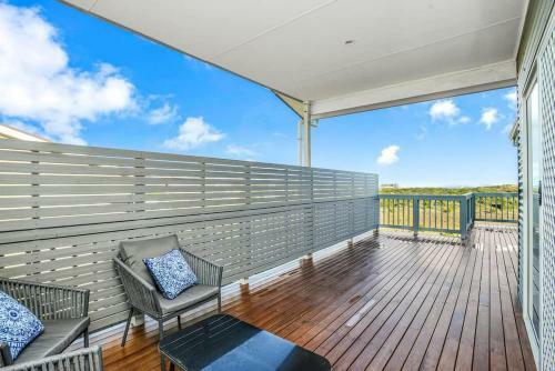 Dunescape 4br With Nbn And Sea Views