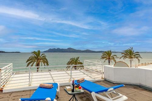 Beachfront Apartment Sivella Mar