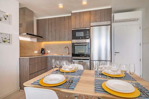 Beachfront Apartment Sivella Mar