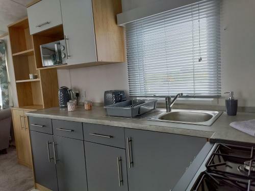 Modern 2 Bed Caravan In Forfar Scotlan
