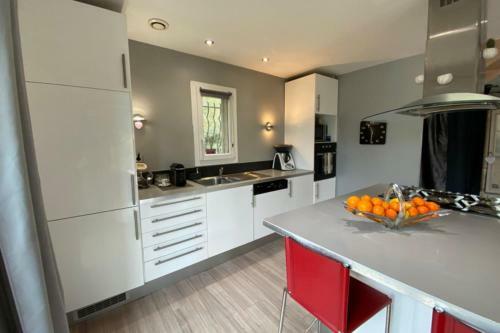 120 M With Terrace-garden-pool And View