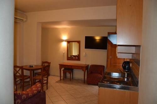 Eleni Beach Apartment