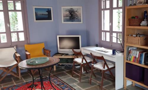 Villa Tsagkarada Country Estate With Pool