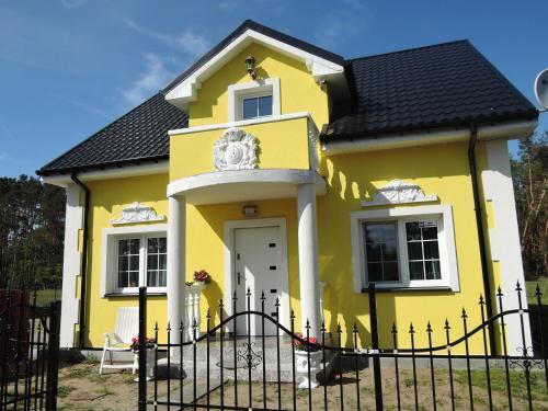 Holidayhome Albatros In Nowe Warpno For 10 Persons