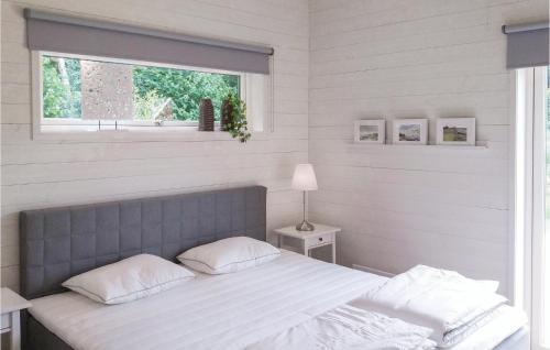 Three-bedroom Holiday Home In Kopingsvik