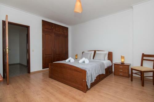 Villa Moradia De 3 Quartos Com A/c E Estacionamento