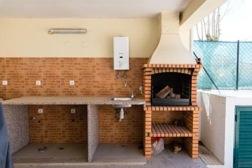 Villa Moradia De 3 Quartos Com A/c E Estacionamento