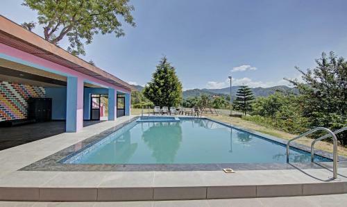 Hotel Treebo Trend Sunshine Courtyard Resort