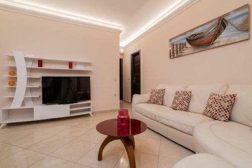 Apartamento Taso's Modern House!