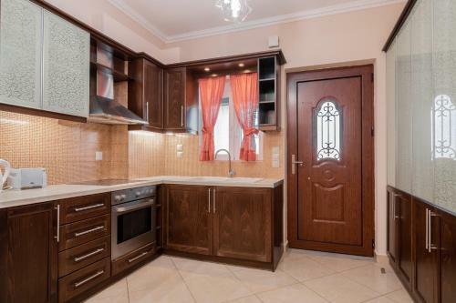 Apartamento Taso's Modern House!
