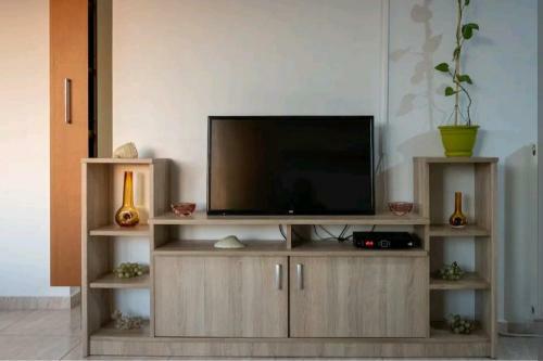 Cheerful 2 Bedroom Villa With Garden