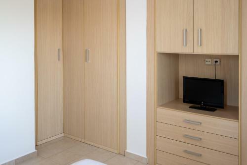 Cheerful 2 Bedroom Villa With Garden