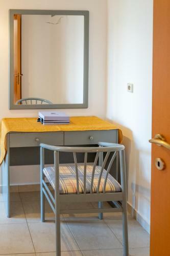 Cheerful 2 Bedroom Villa With Garden