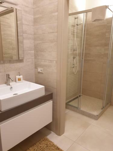Hostal Olivola Apartments