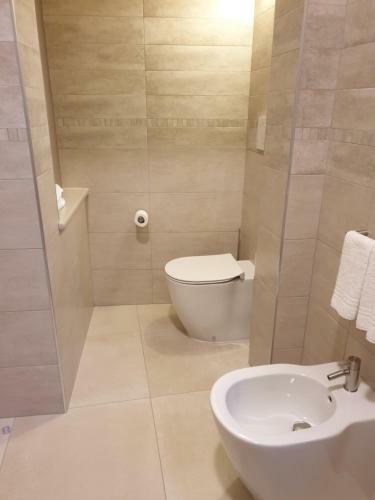 Hostal Olivola Apartments
