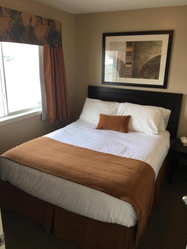 Best Canadian Motor Inns - Coleman