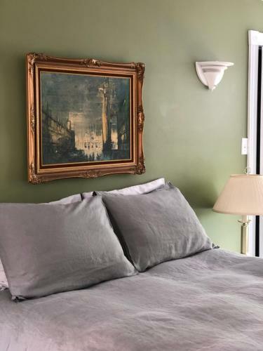 Mahogany Manor Bed & Breakfast