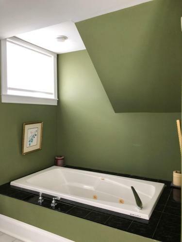 Mahogany Manor Bed & Breakfast