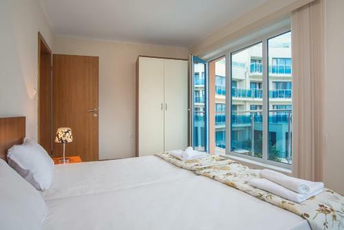 Aquamarine Apartments
