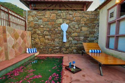 Hotel Vijaygarh Resort & Cottages With Pool