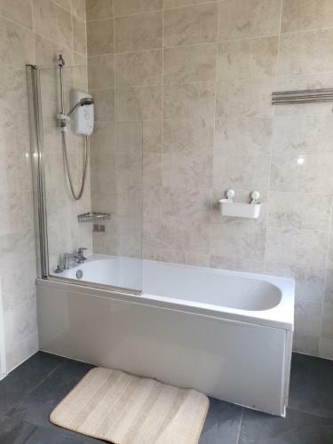 Remarkable 2-bed Apartment In Huddersfield