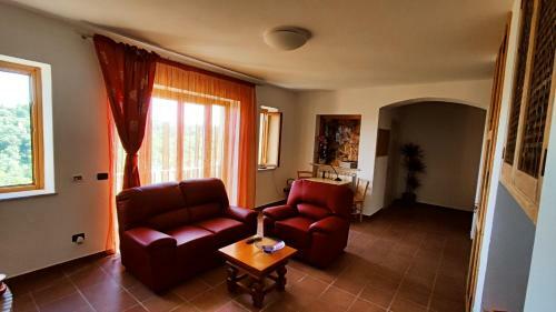 Hostal A 2 Passi Dal Lago - Guest House E B&B