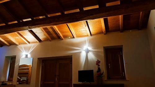 Hostal A 2 Passi Dal Lago - Guest House E B&B