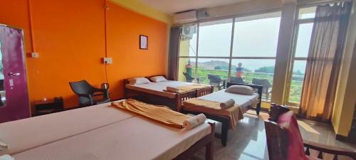 Hotel Shanti Krishna Residency