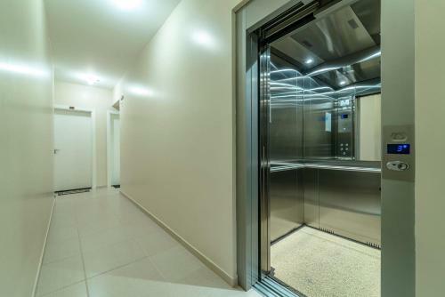 Apartamento 2 Dormit�rios Com Churrasqueira