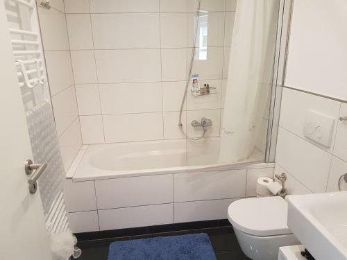 Zimmer Mit Eigenem Bad In M�rchenstadt!