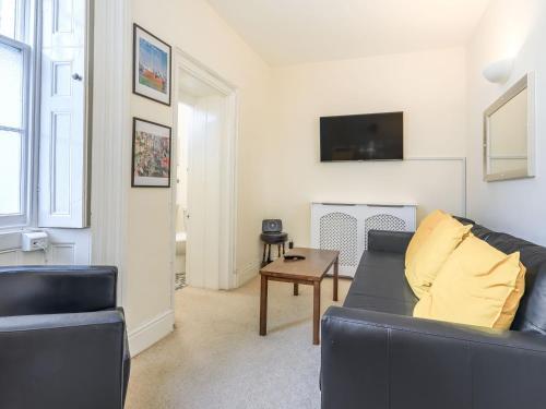 Apt 3, 1 Hillsborough Terrace