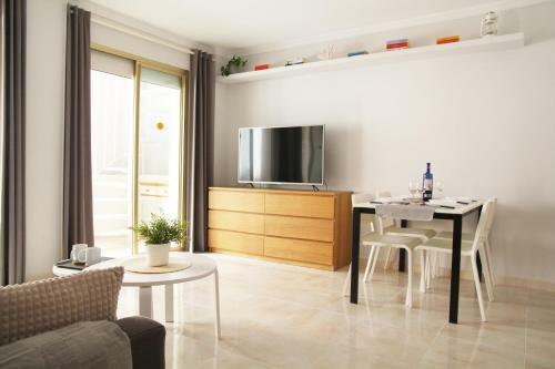 La Perla Apartment, Paradis Park - 50m Playa - Solarium - Wifi - Pool