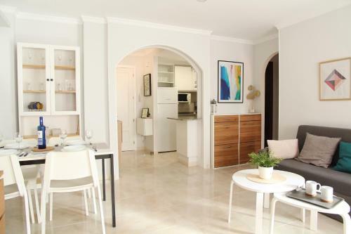 La Perla Apartment, Paradis Park - 50m Playa - Solarium - Wifi - Pool