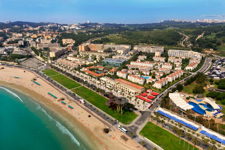 Oassium Hotel At Estival Park