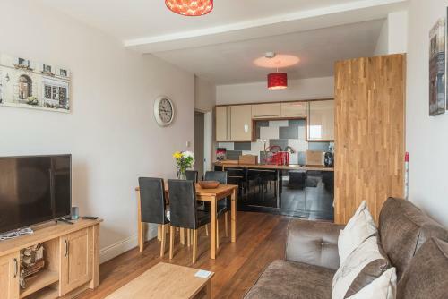 Harbour View: 2 Bedroom Apartment By Royal Harbour