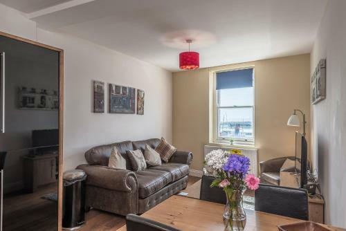 Harbour View: 2 Bedroom Apartment By Royal Harbour