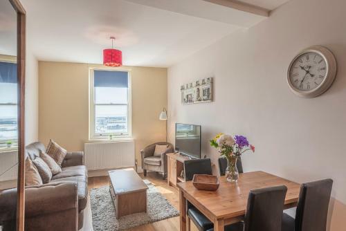 Harbour View: 2 Bedroom Apartment By Royal Harbour
