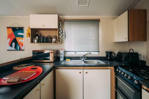 Vale Lodge - A Family-friendly, Elegant And Spacious Motorhome