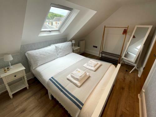 Pass The Keys Beautifully Presented 3br Luxury Apartment