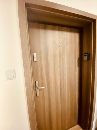 Apartment Insat IV