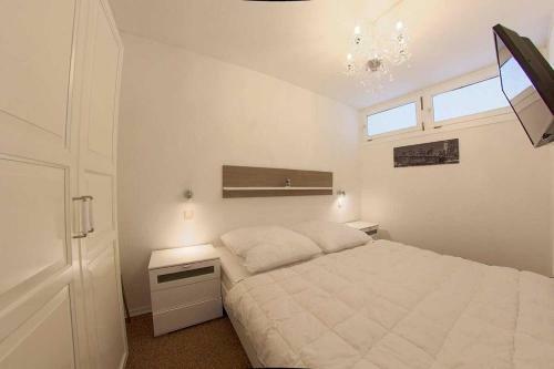 Apartment 444