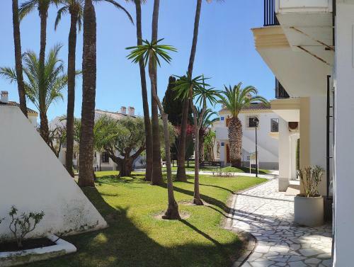 Sunny Coastal 1 Bed Apartment - Vera Coast: 2mins To Beach