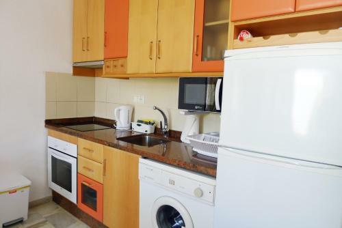 Sunny Coastal 1 Bed Apartment - Vera Coast: 2mins To Beach