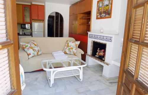 Sunny Coastal 1 Bed Apartment - Vera Coast: 2mins To Beach