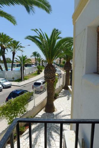 Sunny Coastal 1 Bed Apartment - Vera Coast: 2mins To Beach