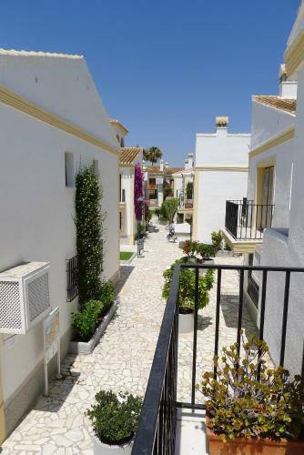 Sunny Coastal 1 Bed Apartment - Vera Coast: 2mins To Beach