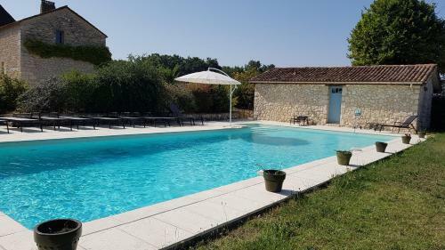 Hostal Chambre D'h�te La Pierre