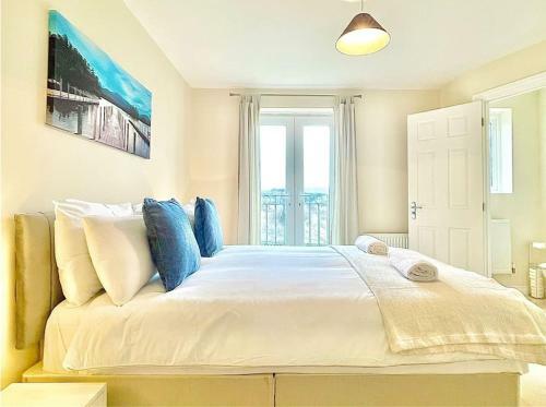 Spacious Coastal Retreat Free Parking