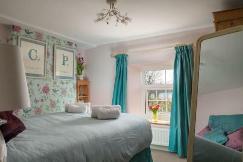Beautiful Farmhouse Overlooking Conwy River