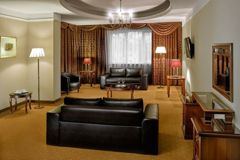 La Contessa Castle Hotel